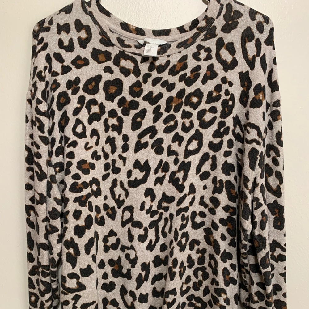 Leopard print, knit sweater
